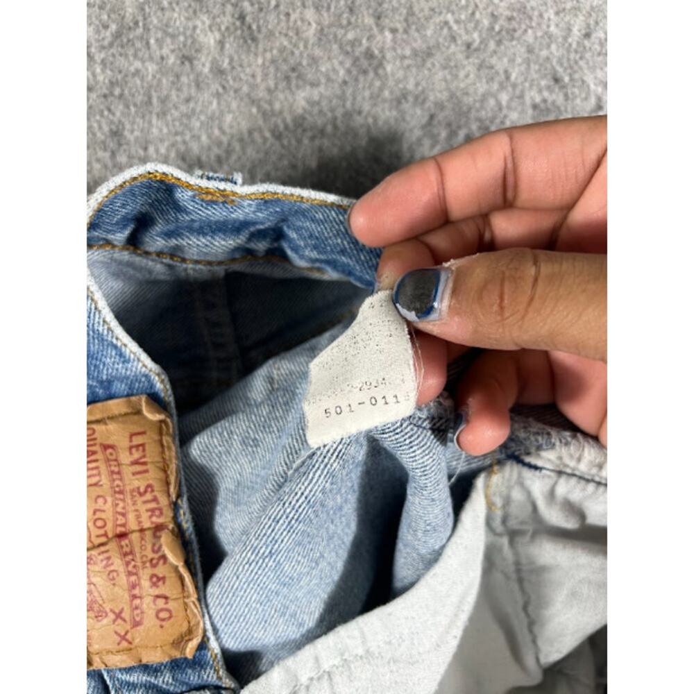 VTG 80s Levis 501 Jeans Men 34x34 Blue Light Wash Straight Distressed Streetwear - Picture 7 of 13